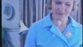 La cagna si masturba la sua eccellente fessura durante il moglie italiana video amatoriale sesso