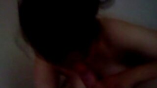 Una cagna bionda ingoia un pene maschile in camera da letto porno tradimento amatoriale