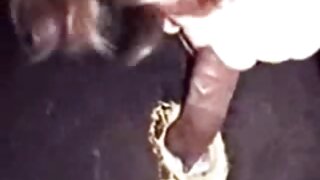 Un ragazzo con grandi tette iniziato con il cuckold mogli cancro e finito nel missionario